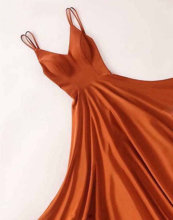 Đầm dạ hội cam đất